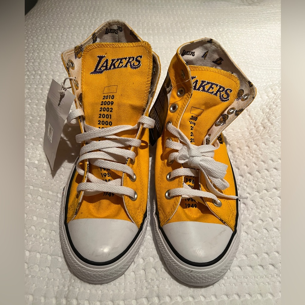 Converse NWT Chuck Taylor All Star High Tops  x NBA Los Angeles Lakers Men’s 9